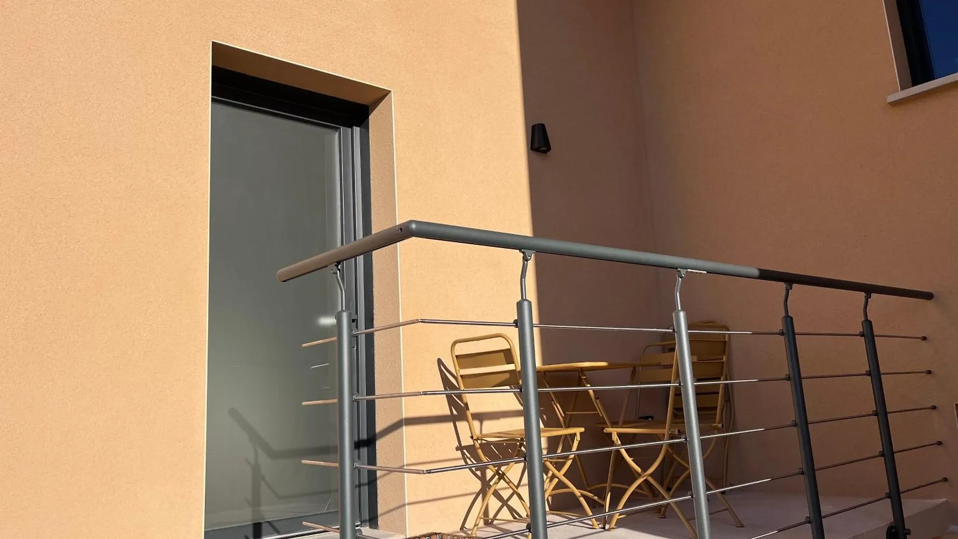 Le Gite Des Louis Chanos-Curson Apartment
